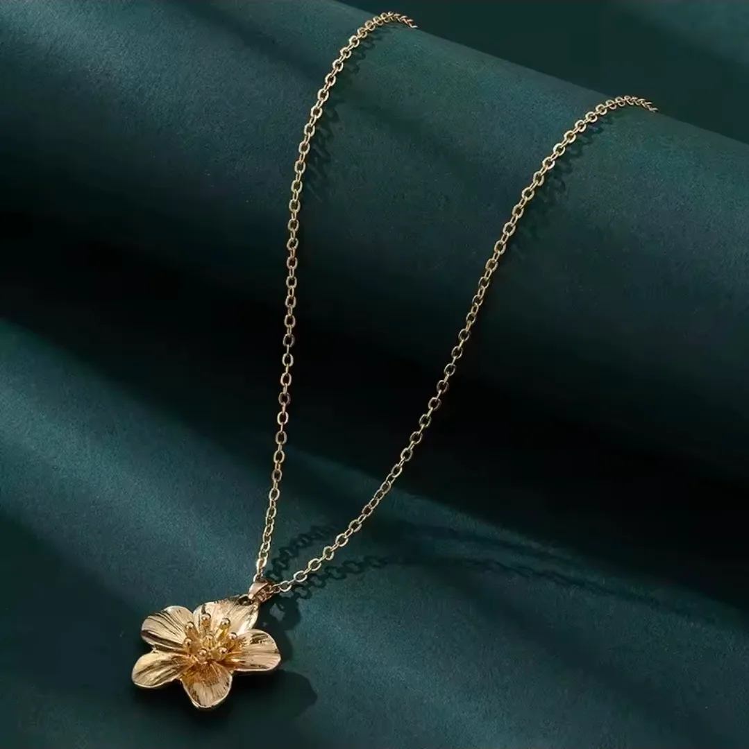 ✨ Minimalist Gold-Toned Blossom Flower Pendant Necklace ✨