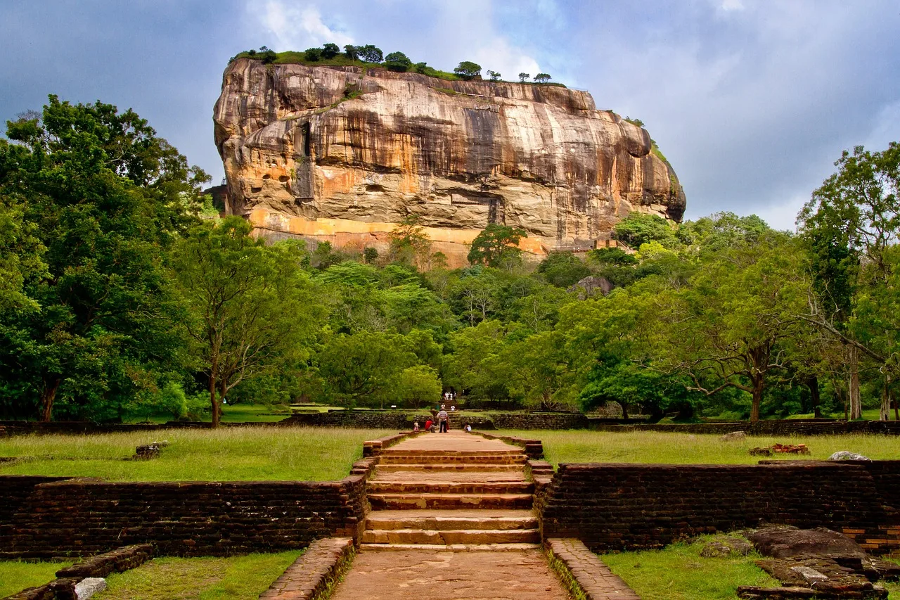 10 Days / 9 Nights Sri Lanka Luxury Tour Package