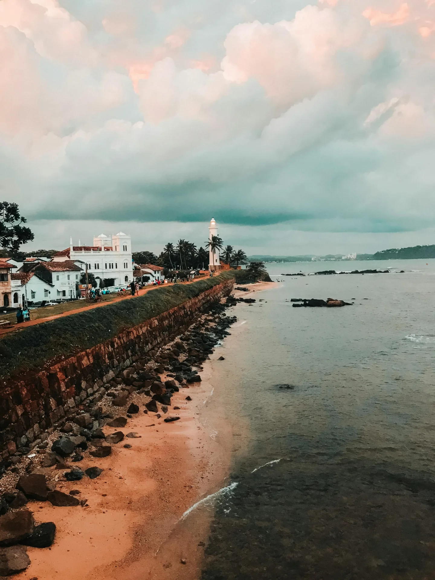 10 Days / 9 Nights Sri Lanka Luxury Tour Package