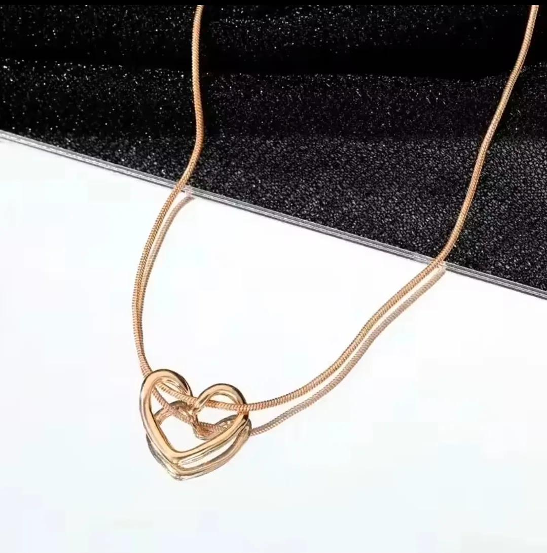 ​✨ Charming & Delicate Heart Pendant Necklace ✨