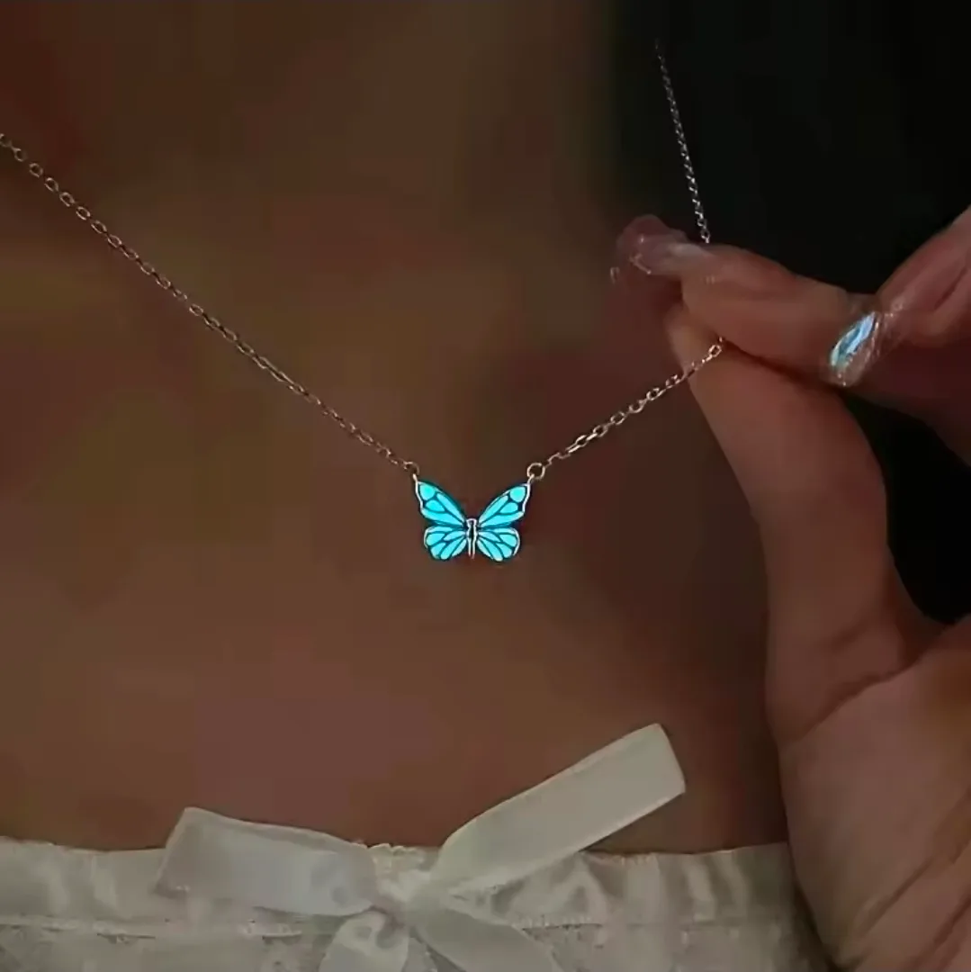 ​✨ Glow-in-the-Dark Butterfly Pendant Necklace ✨
